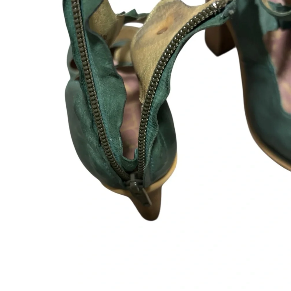 Dkode Stylish Green Leather Heels - Picture 4 of 5